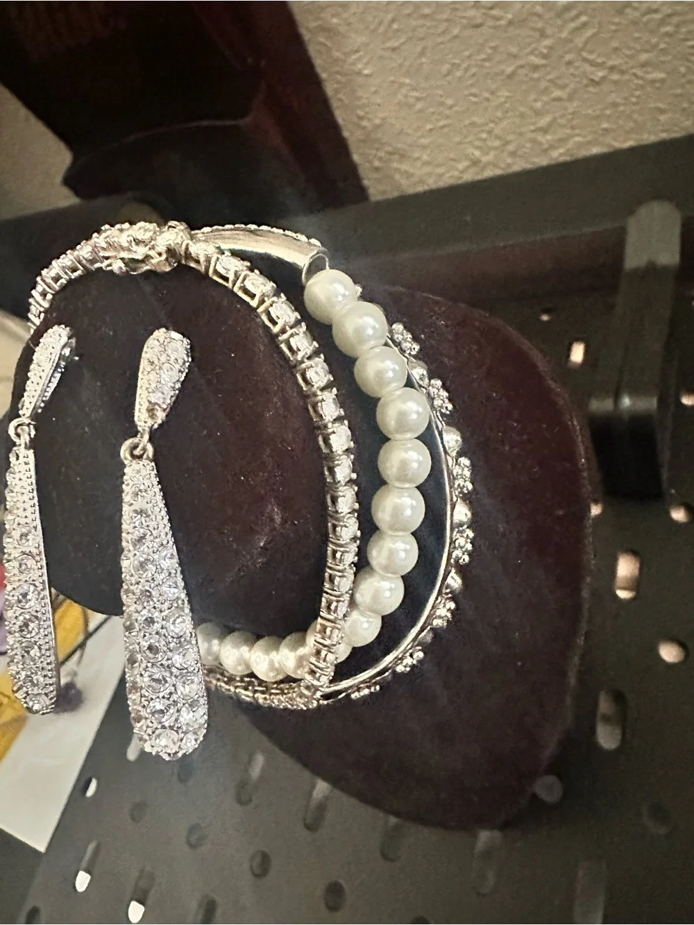 Silver Pearl and Crystal Bracelet & earrings Set - Women's Fashion Jewelry
